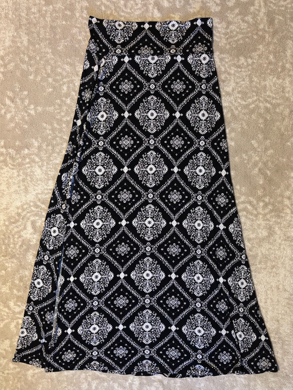 Charlotte Russe Maxi Skirt Black & White Geometric Pattern Size Medium Skirt